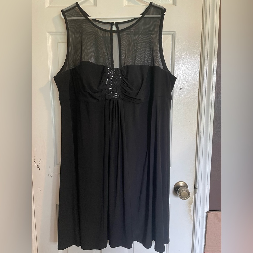 Plus size black dress 24W